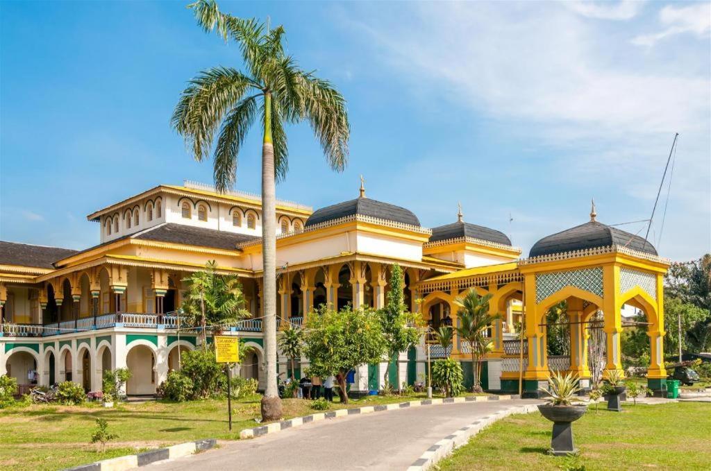 מדאן Oyo 619 Naufal Guest House Syariah מראה חיצוני תמונה
